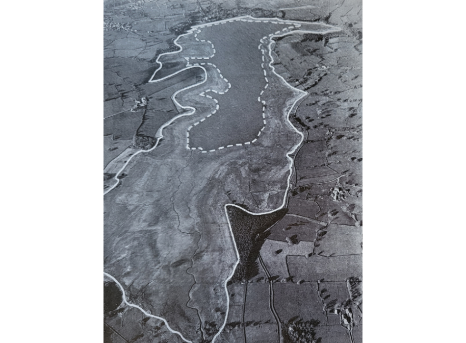 a black and white aerial photograph of Blagon Reservoir during a drought in 1975