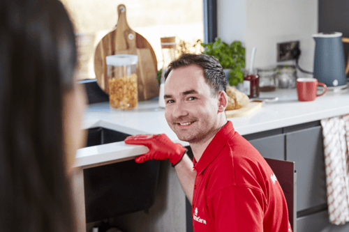 homeserve_man_kitchen_promo (1)